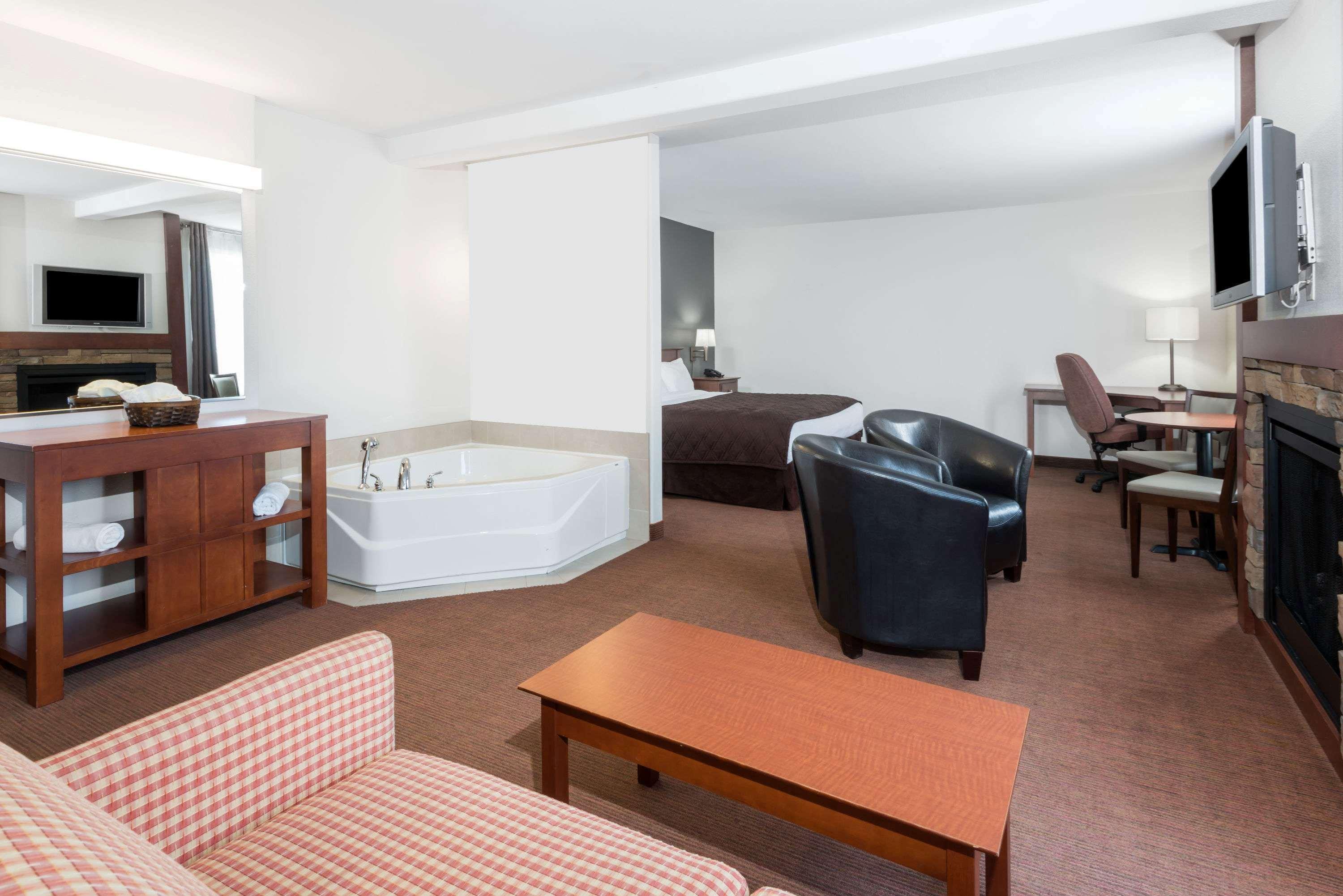 Super 8 By Wyndham Trois-Rivieres Ξενοδοχείο Εξωτερικό φωτογραφία