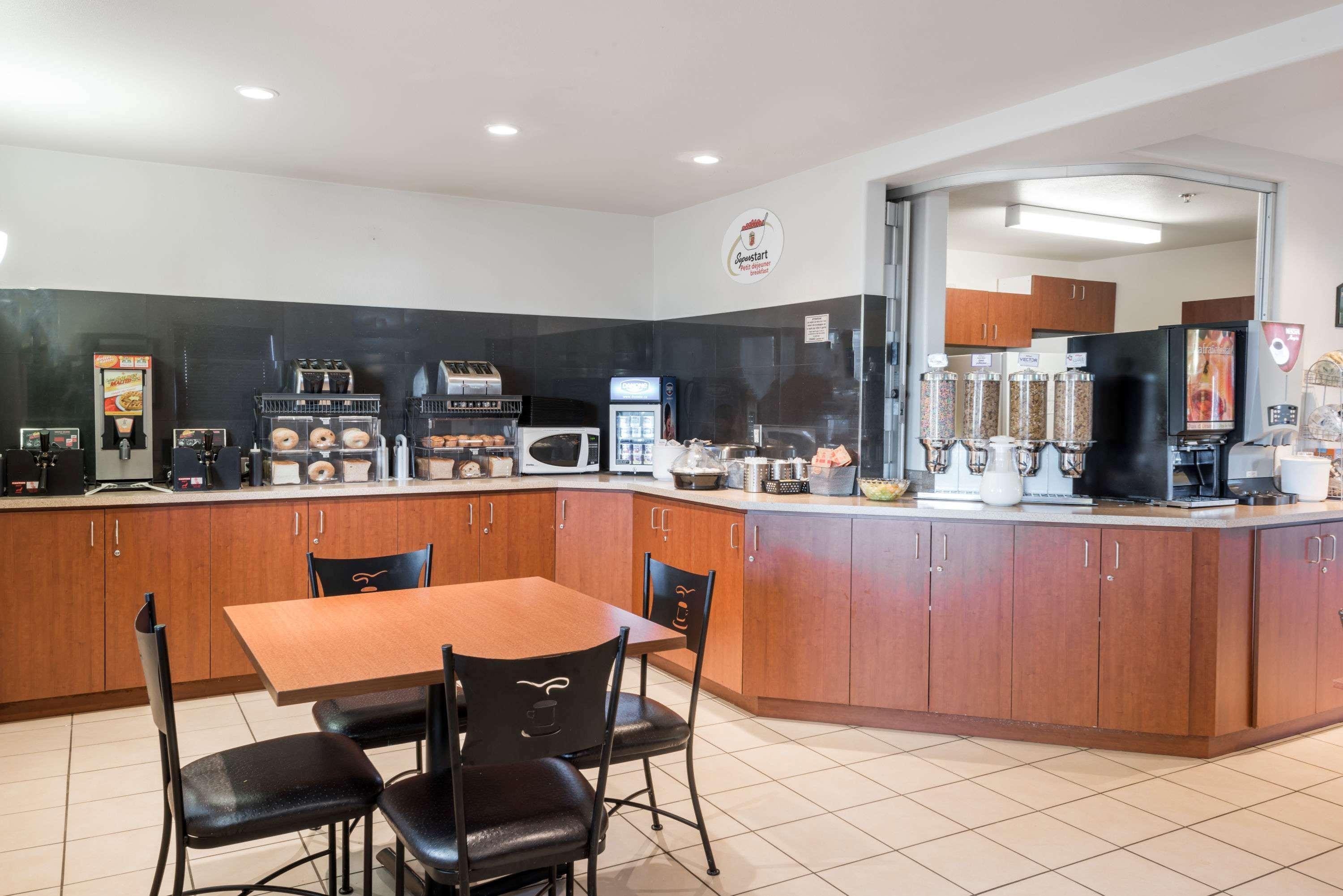 Super 8 By Wyndham Trois-Rivieres Ξενοδοχείο Εξωτερικό φωτογραφία