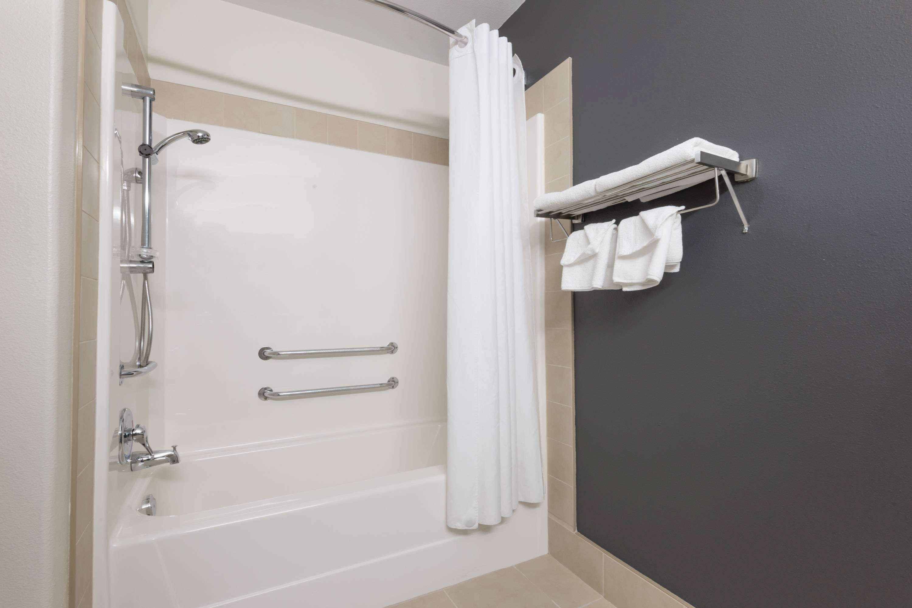 Super 8 By Wyndham Trois-Rivieres Ξενοδοχείο Εξωτερικό φωτογραφία