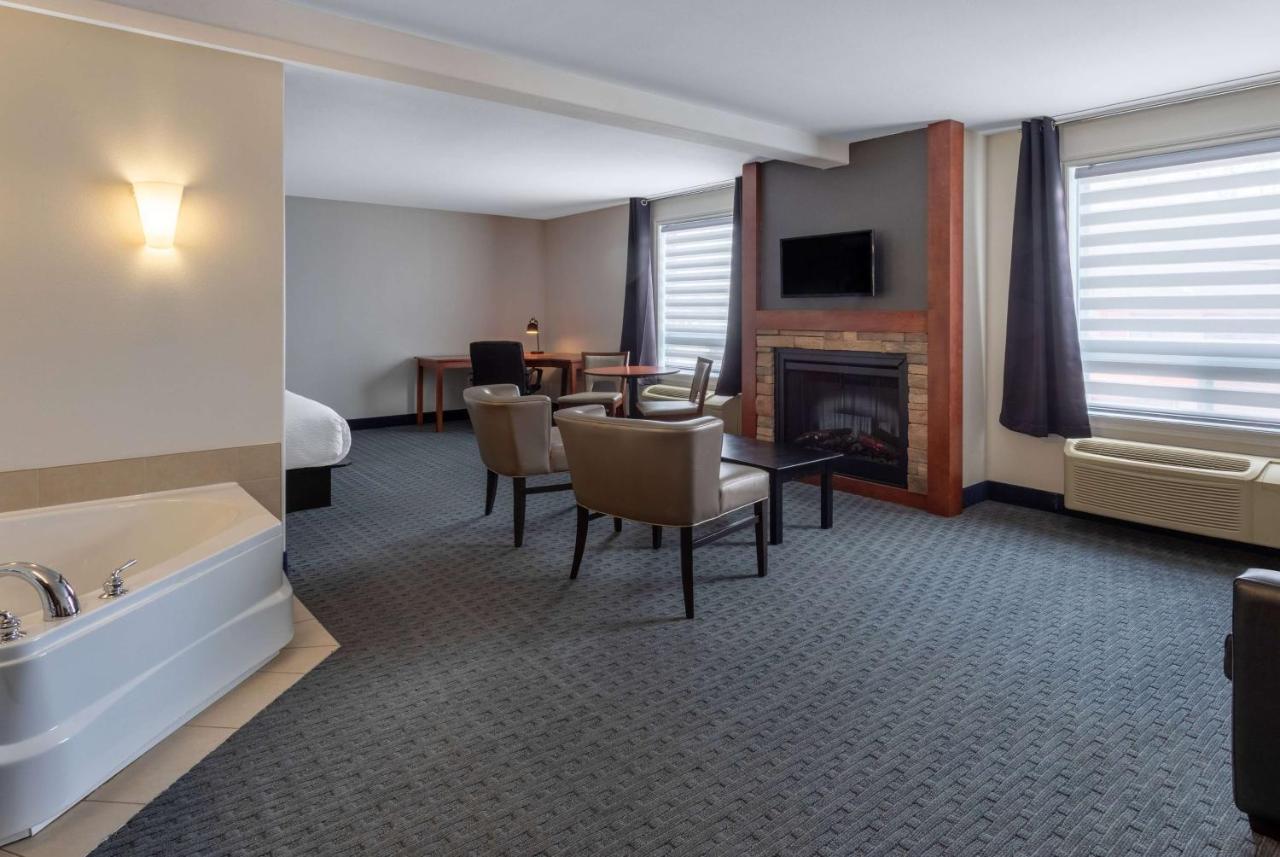 Super 8 By Wyndham Trois-Rivieres Ξενοδοχείο Εξωτερικό φωτογραφία