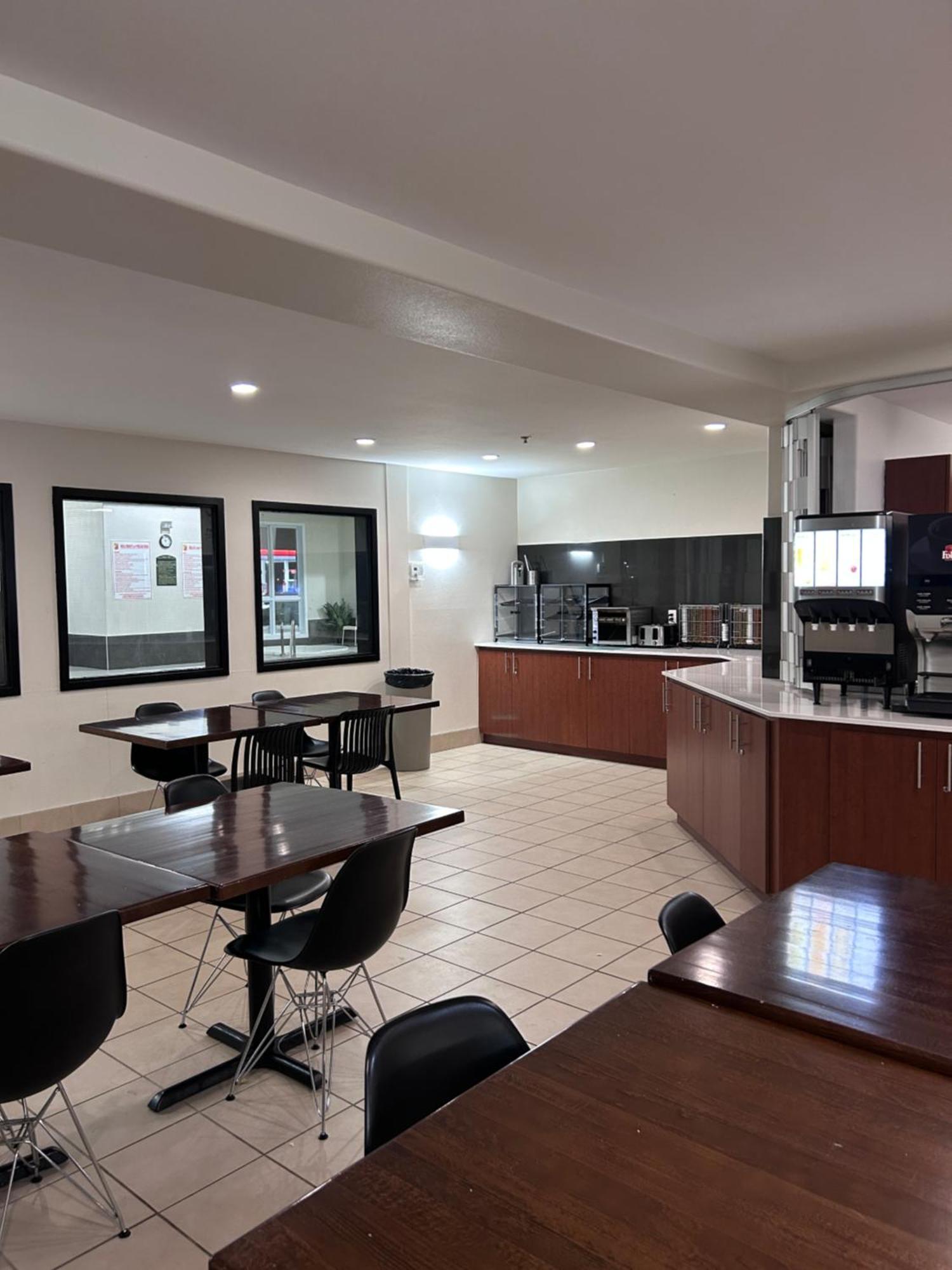 Super 8 By Wyndham Trois-Rivieres Ξενοδοχείο Εξωτερικό φωτογραφία